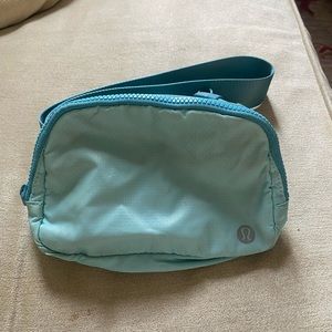Lululemon Everywhere Belt Bag